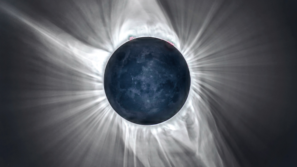 Cosmo 2050 - Speciale eclissi di agosto